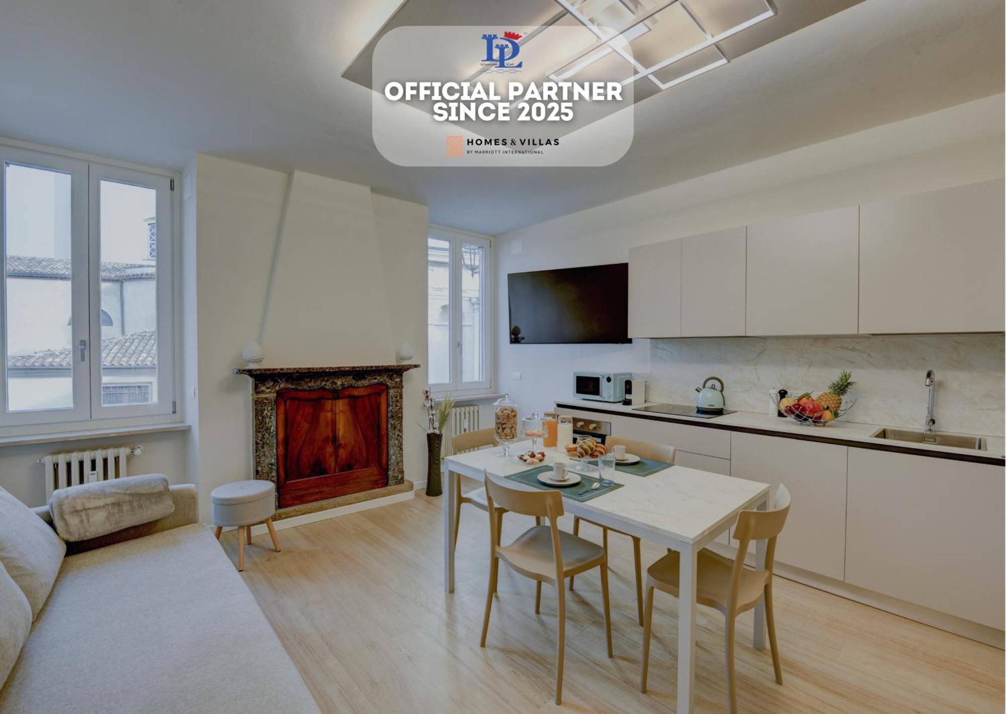 Desenzanoloft Official Partner Marriott Homes & Villas - Apa Dom Downtown Family Apartment Desenzano del Garda Dış mekan fotoğraf